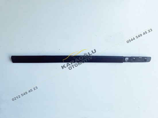 Clio 3 Sağ Ön Kapı Bandı Çıtası 7701476430