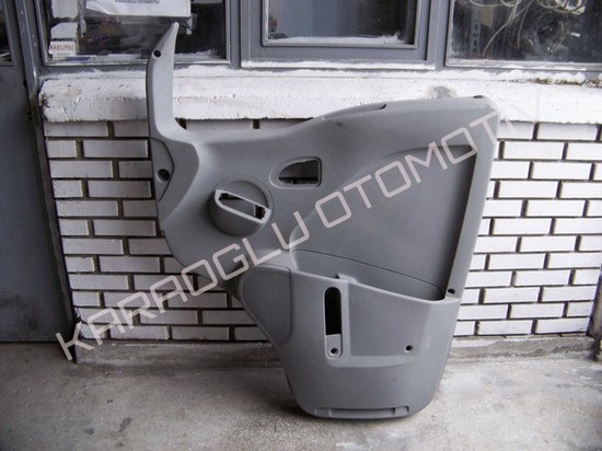 Master Sağ Ön Kapı Döşemesi 8200206661