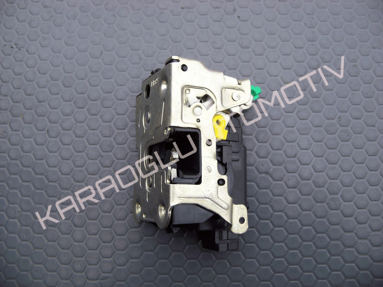 Master Kapı Kilidi Sol Ön 8200147149