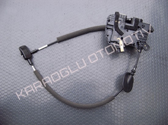 Clio 4 Kapı Kilidi Sağ Arka 825002104R