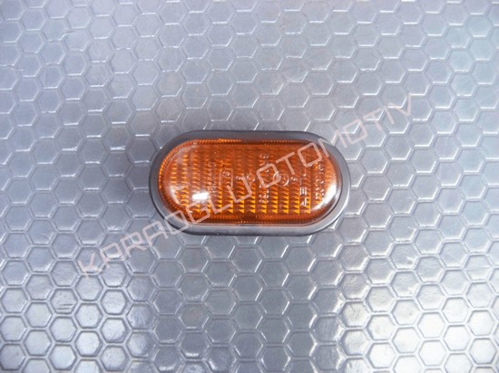 Twingo Megane Sinyal Lambası Yan Çamurluk 7700847333