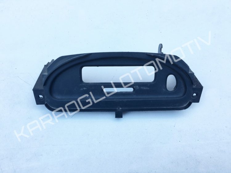 Clio Radyo Gösterge Saati Çerçevesi 7700426272