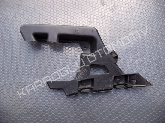 Laguna 2 Arka Tampon Plastiği Takımı 7701206442