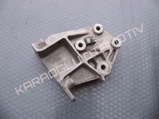 Espace Laguna Motor Ön Kulağı 7700817177