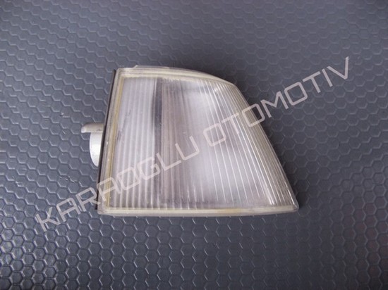 Reno 21 Ön Sağ Sinyal Lambası 7701034272 7701034321