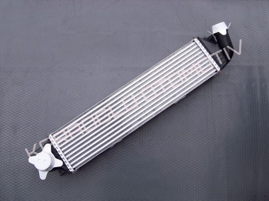 Trafic 3 Turbo Radyatörü 1.6 Dizel 144960050R 8ML 376 701-571 93868349