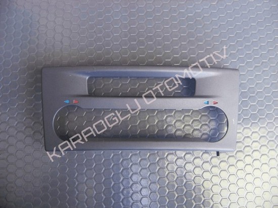 Laguna 2 Kalorifer Kumanda Paneli Çerçevesi 8200203639