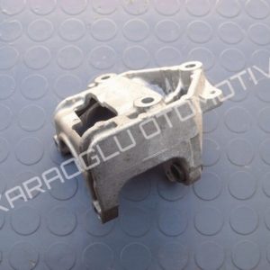 Clio Direksiyon Pompa Ayağı 1.2 D4F 8200040061