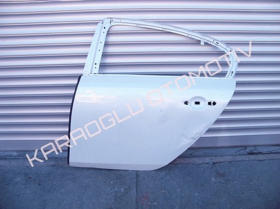 Latitude Kapı Arka Sol 821013087R