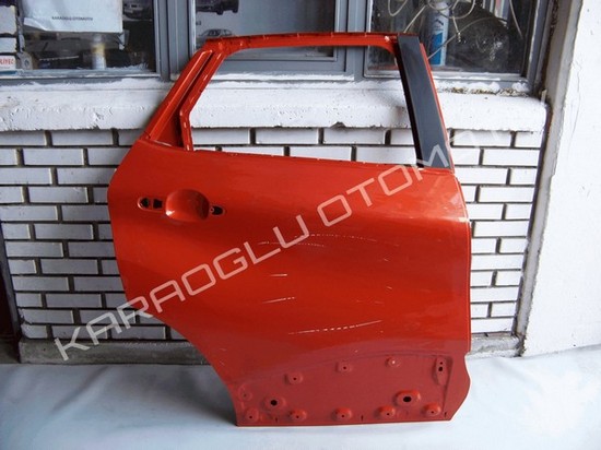 Captur Kapı Arka Sağ 821005007R 821008993R