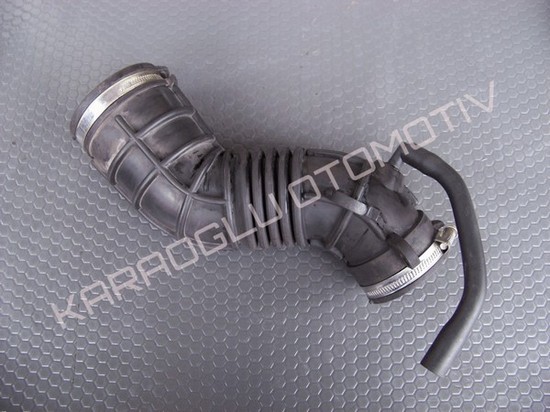 Master 3 Hava Filtre Borusu 8200384319