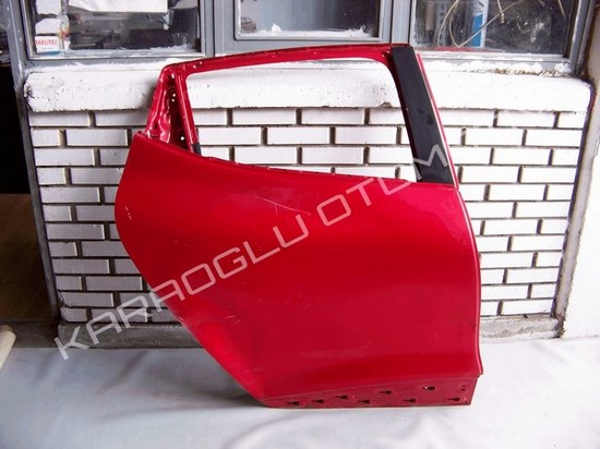 Clio 4 Arka Sağ Kapı 821008192R