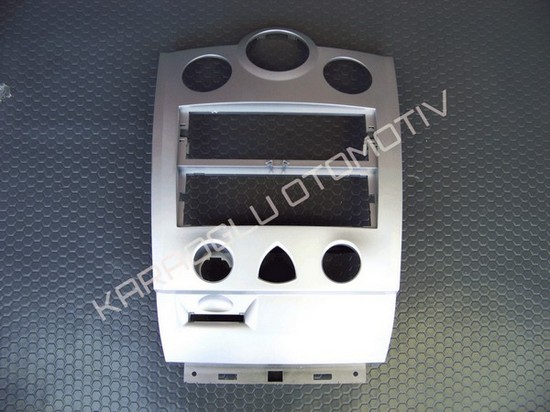 Megane 2 Torpido Radyo Çerçevesi 8200594674