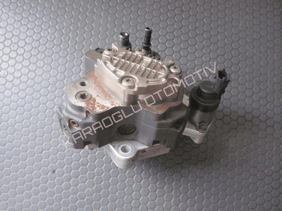 Trafic Mazot Pompası 1.9 Dizel F9Q 0445010031 8200055072