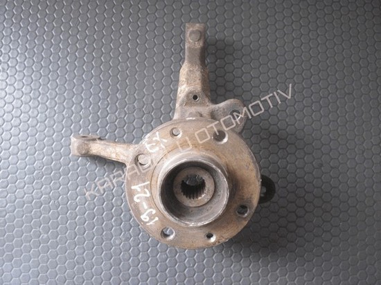 Reno 19 Ön Sağ Aks Taşıyıcısı 7700827248