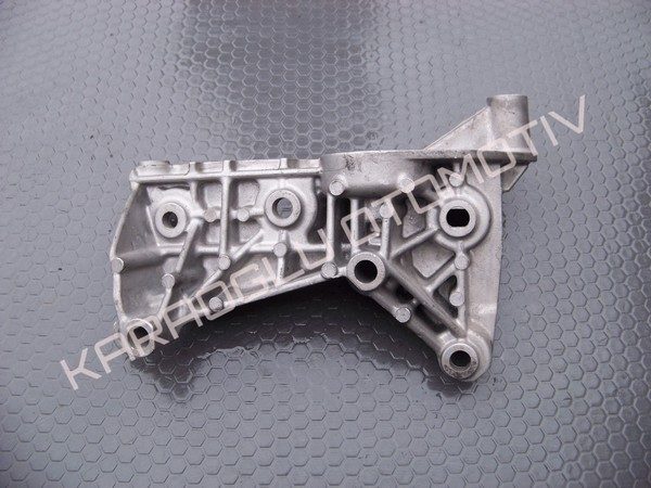Clio Symbol Captur Şarj Dinamosu Suportu K9K K4M 8200663057