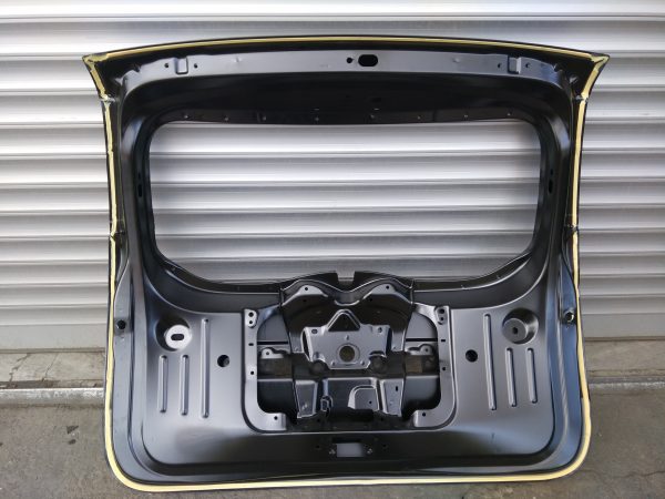 Dacia Duster Arka Bagaj Kapağı 901009090R - Görsel 3