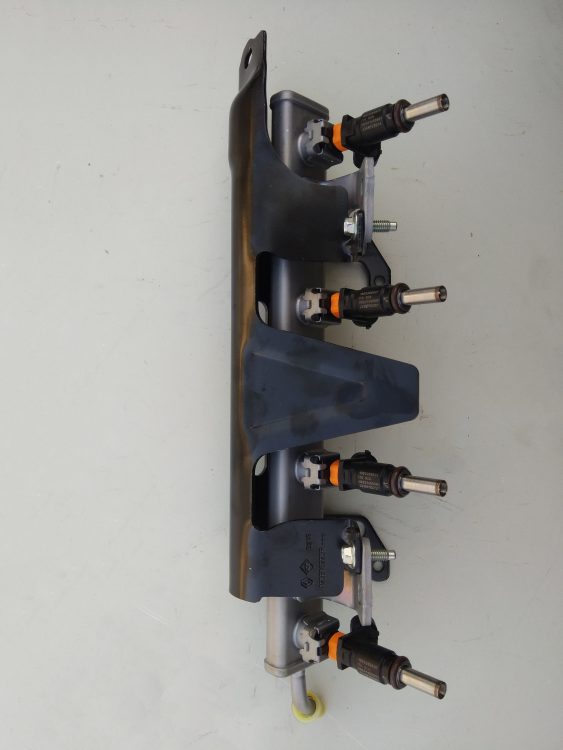 Fluence Megane 4 Duster Enjektör Rampası175204349R