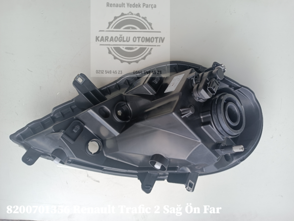 Renault Trafic 2 Sağ Ön Far 8200701356